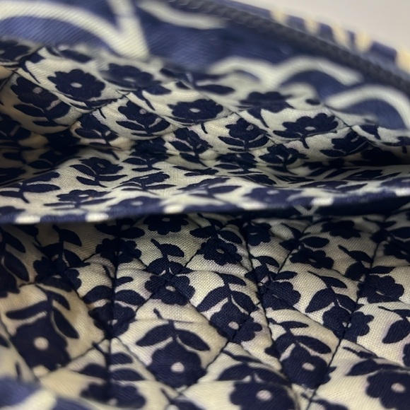 Vera Bradley cosmetic bag for women - Picture 6 of 7